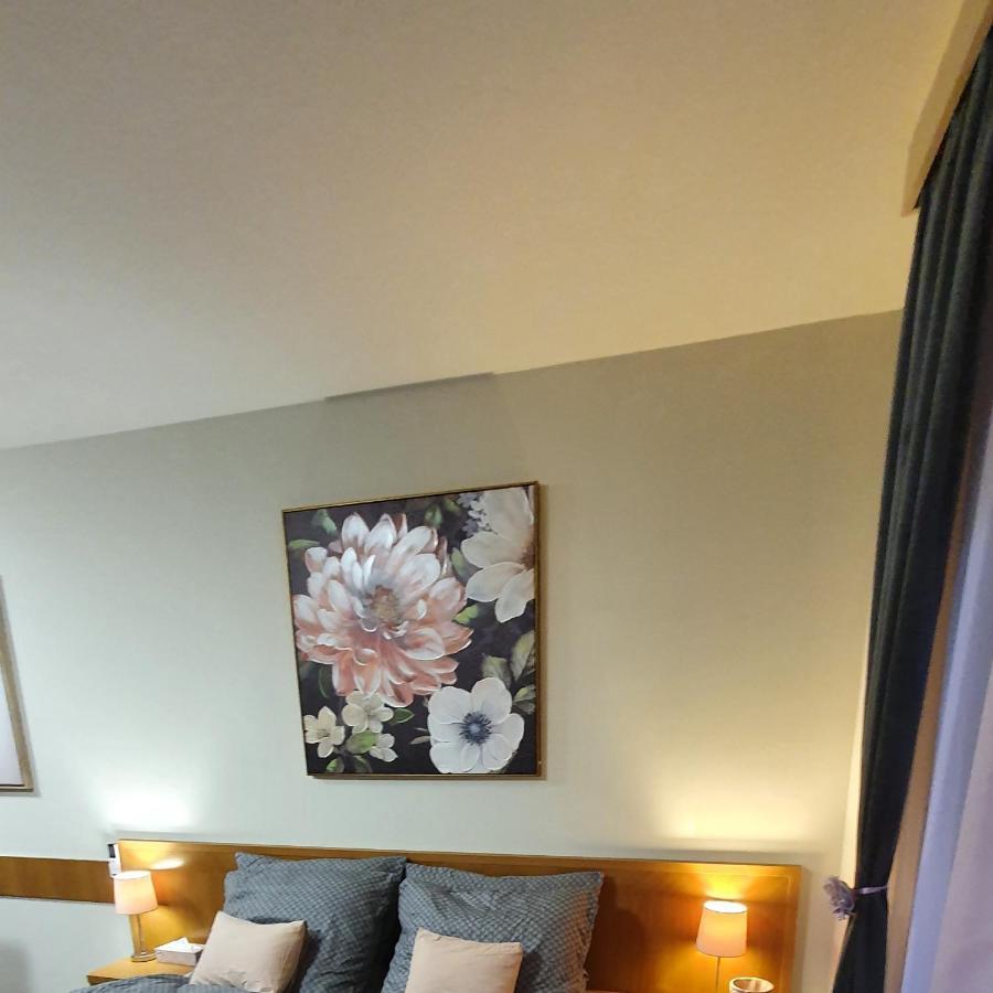 Relax Wellness Studio Hajduszoboszlo Apartment ภายนอก รูปภาพ