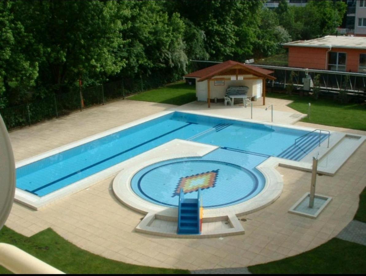 Relax Wellness Studio Hajduszoboszlo Apartment ภายนอก รูปภาพ