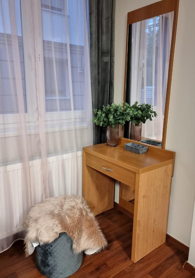 Relax Wellness Studio Hajduszoboszlo Apartment ภายนอก รูปภาพ